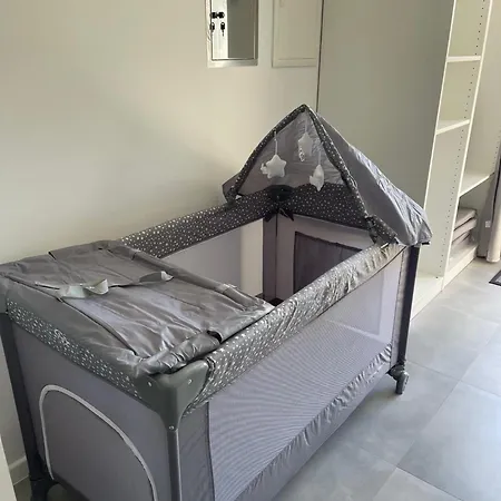 아파트 Navarino 사르비노보